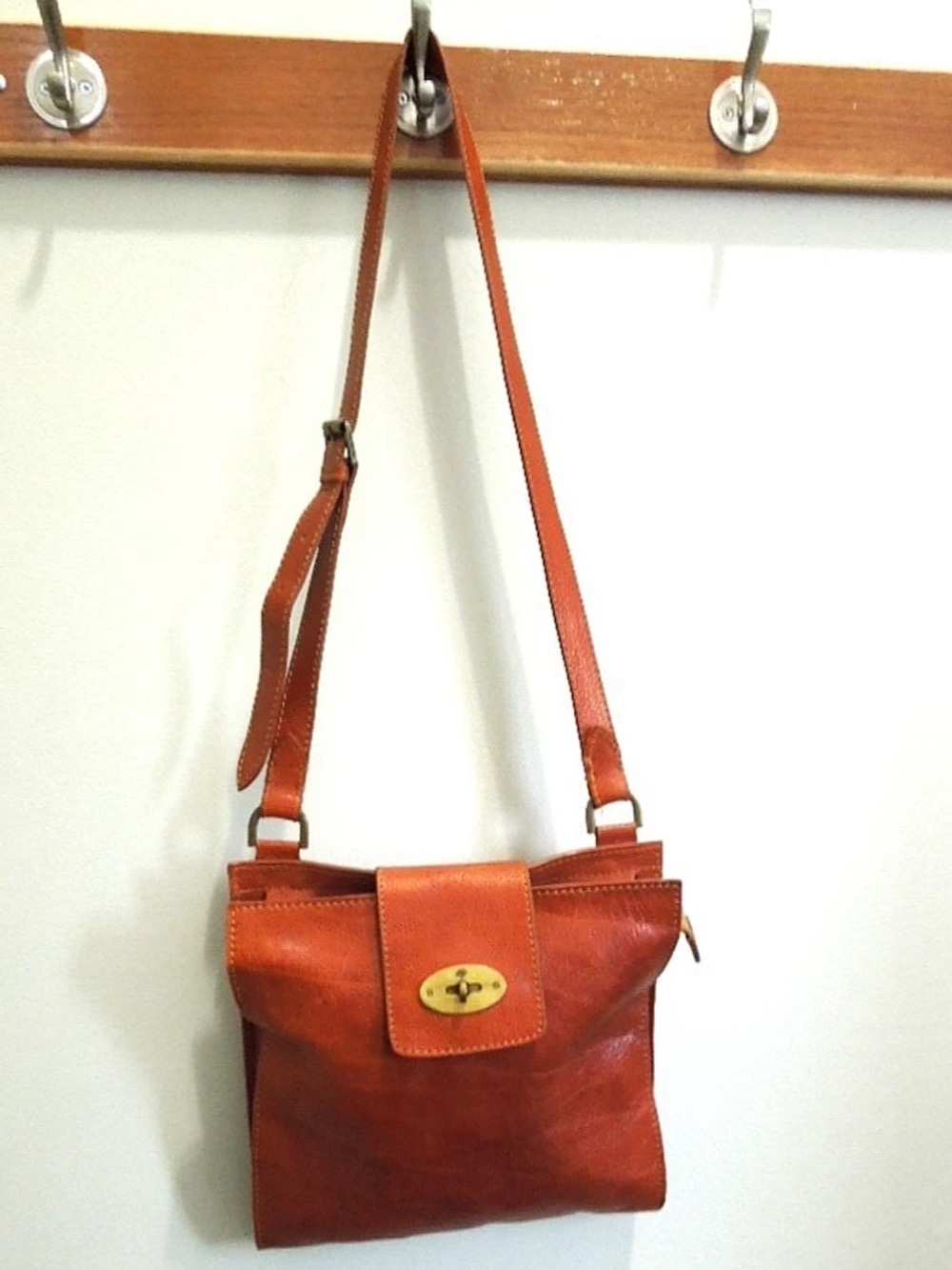 Mulberry Tan Leather Crossbody Bag with Gold Hardware